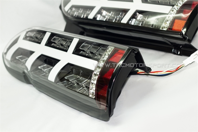 ไฟท้าย HIACE 2014 Lamborghini STYLE LIGHTBAR LED โคมสีดำ งานนำเข้า